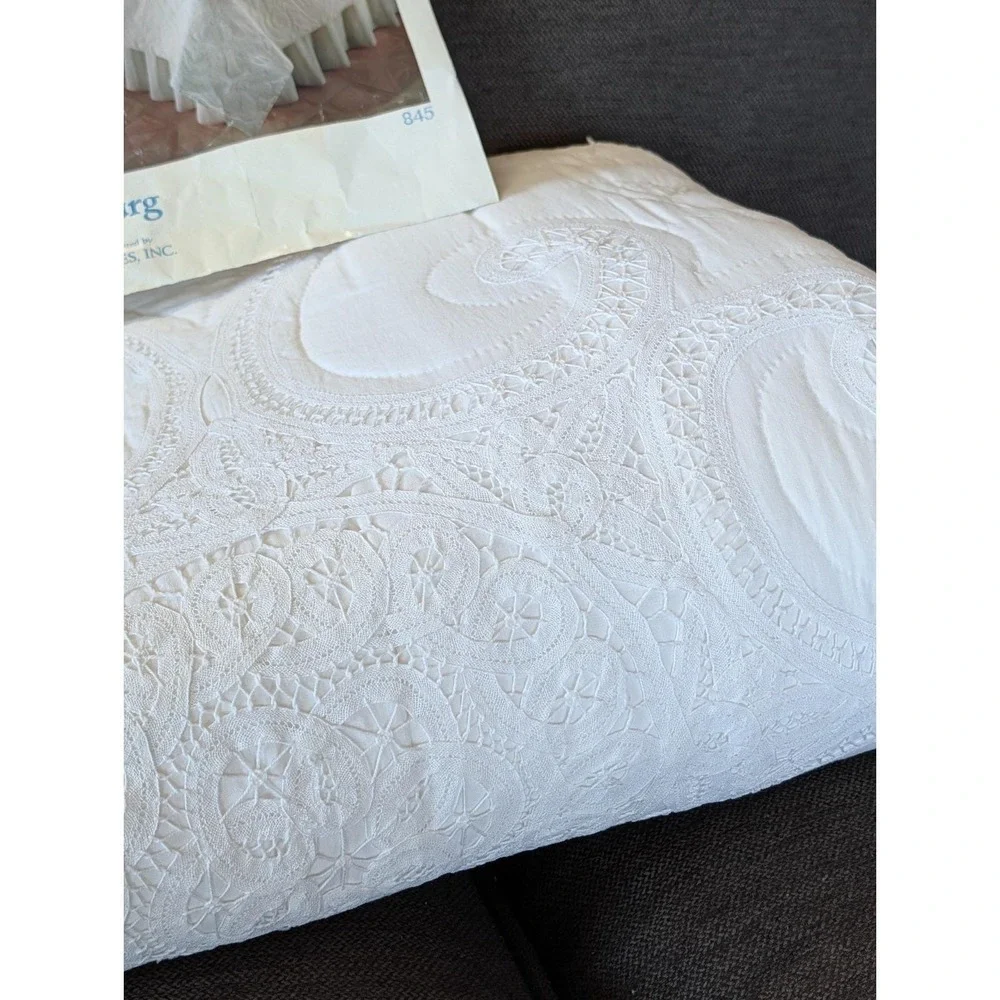 Vtg ARCH Heirloom Patchwork Hand Quilted White Battenberg Sham Lace Full Queen